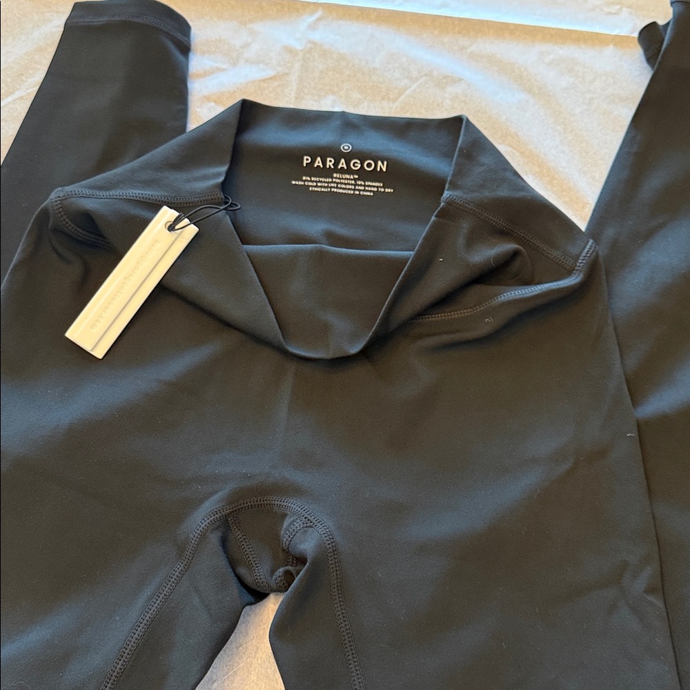 Paragon size M black leggings